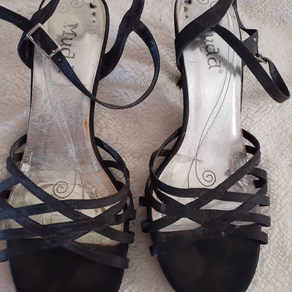 Mudd black heals